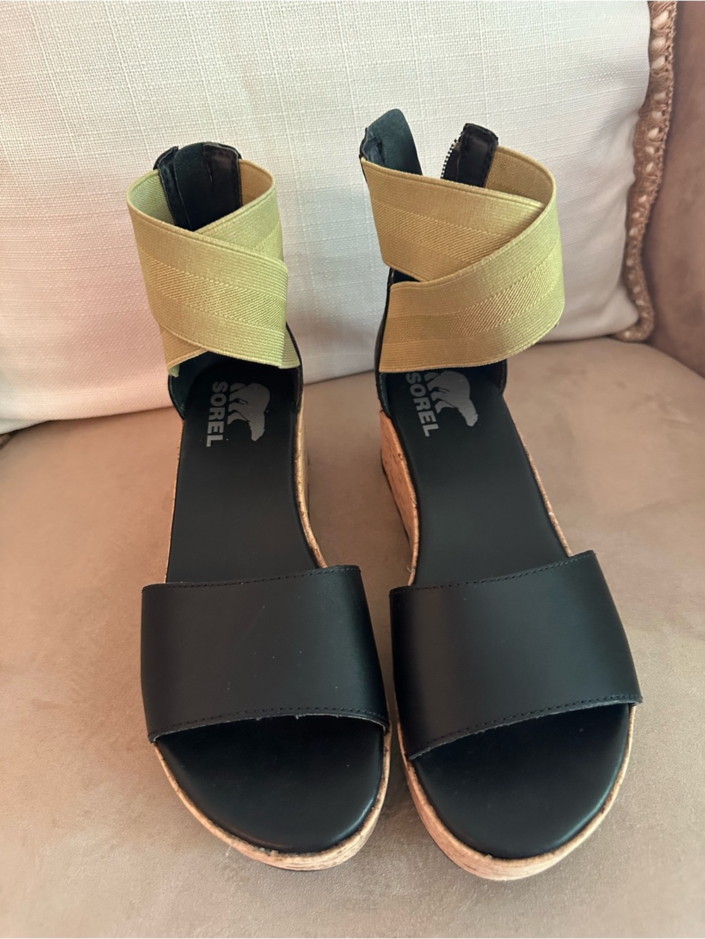 Sorel Cameron Flatform Wedge Sandal in Black and Olive Green